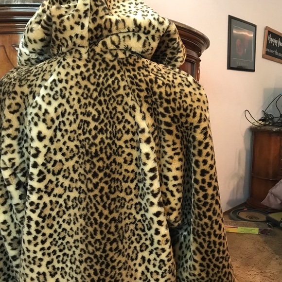 Dennie Basso Faux Fur Coat Leopard Print.Extra Shipping Chg included In Price. - Picture 14 of 15